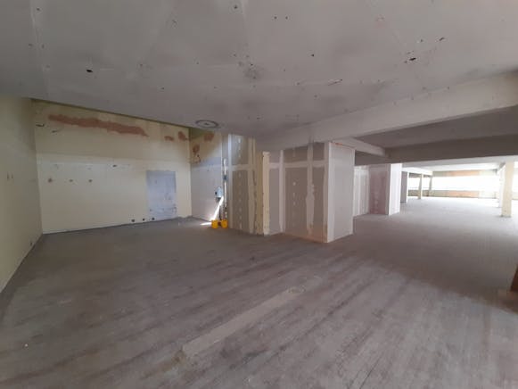 Unit 16 Chelsea House, Festival Place, Basingstoke, Retail To Let - 20220719_102421.jpg