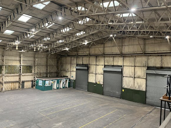 Hangar 1, Westcott Venture Park, Aylesbury, Industrial To Let - 20250716_125528740_iOS.jpg
