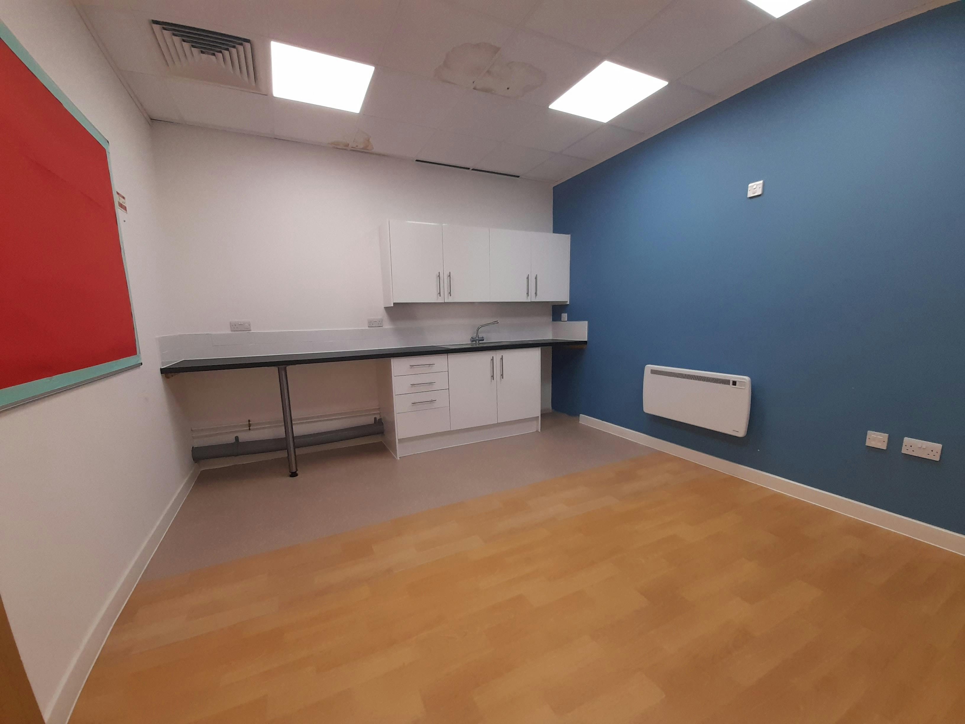 Unit 3, Crown Heights, Basingstoke, Offices / Retail To Let - 20251107_1045111.jpg