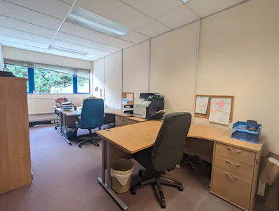 Regal House, Watford, Office For Sale - PXL_20260918_132804340.jpg