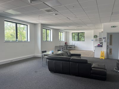 Unit C, BUILDING 4000, Westcott Venture Park, Aylesbury, Industrial To Let - IMG_3494.JPG