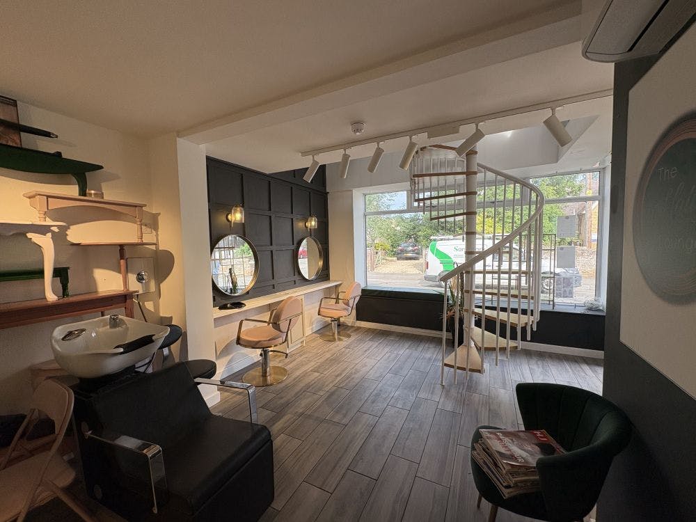 'The Hair Lounge' Merton Road, Bicester, Office / Retail To Let - image00018.jpg