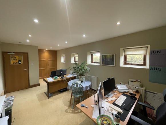 Ground Floor Suite, The Old Garage, Great Milton, Office To Let - IMG_4507.JPG
