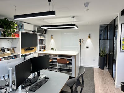 Ground Floor, 323 Kingston Road, Leatherhead, Office To Let - IMG_3356.JPG
