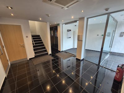 Suite 4, 1st floor Ashfield House, Stockport, Office To Let - 20250521_121052.jpg