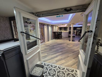 107 The Rock, Bury, A3 (Restaurants and Cafes) / Leisure / Pub / Bar / Club / Restaurant / Cafe To Let - Entrance