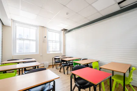 149-151 Commercial Road, London, Office To Let - Commercial Rd 149-151 2F - Low Res 9.jpg