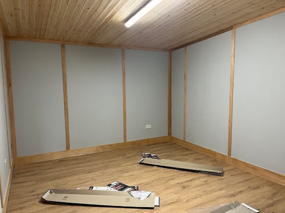 Bradmoor Farm, Stanbridge Road, Aylesbury, Retail / Other To Let - IMG_5092.JPG