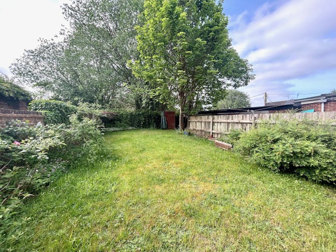 Queens House, Liphook, Retail To Let - garden.jpg