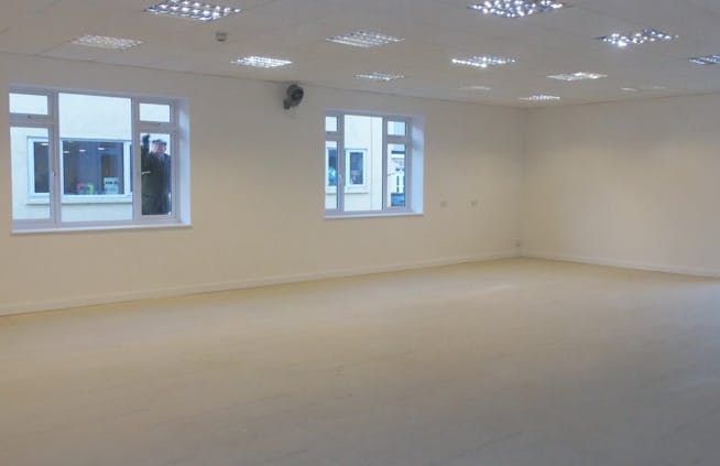 Kingscote C & D Priory Park, Priory Industrial Estate, Tetbury, Office / Retail To Let - KingscoteCOffice Internal 002.jpg