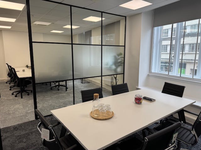 Kingsgate House, 114/15 High Holborn, London, Offices To Let - 1st-IMG_6201.jpg