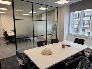 Kingsgate House, 114/15 High Holborn, London, Offices To Let - 1st-IMG_6201.jpg