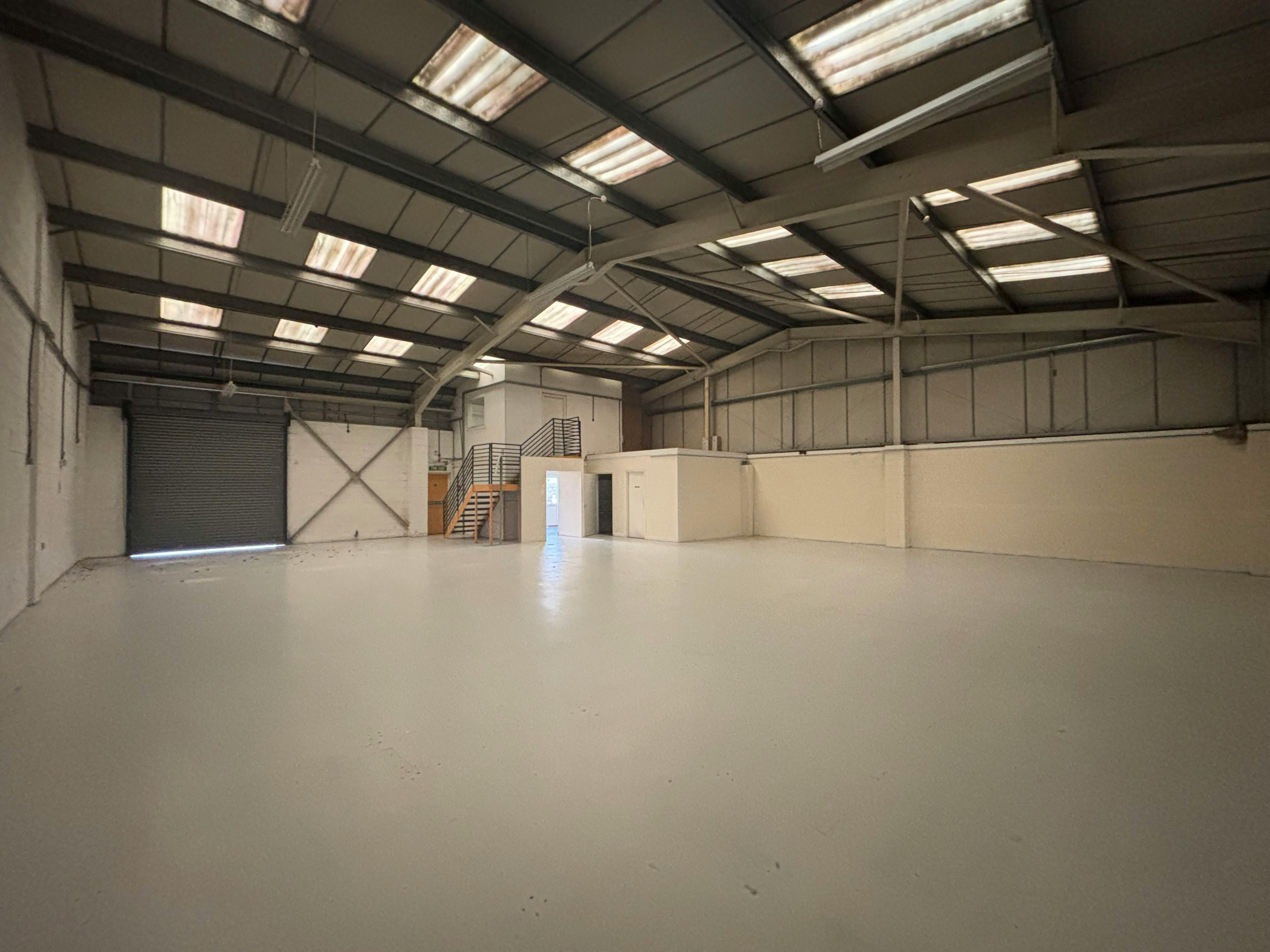 Industrial Unit in Bromsgrove - photo 2