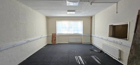 Unit 3 & Unit 5, Lancing Business Park, Lancing, Industrial To Let - 20251121_122405 - Edited.jpg