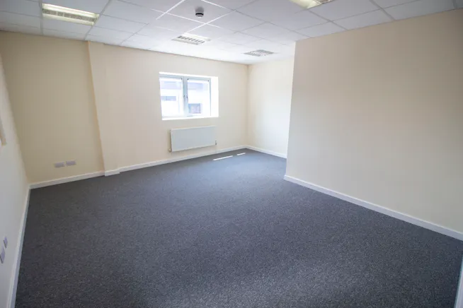 Unit B, 33 The Ridgeway, Iver, Industrial / Warehouse / Industrial / Warehouse To Let - 4.jpg