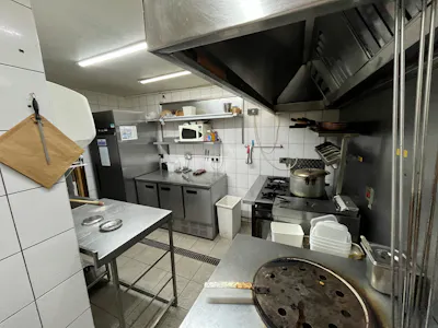 20 High Street, Cheadle, Retail For Sale - Kitchen
