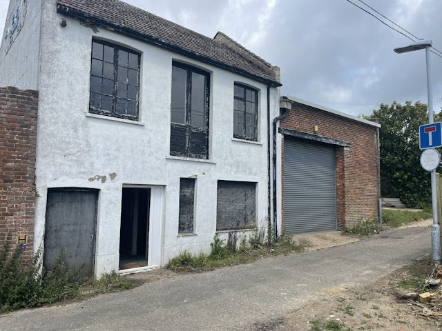 Workshop, Edith Road, Hastings, Industrial To Let - IMG_2276.JPEG