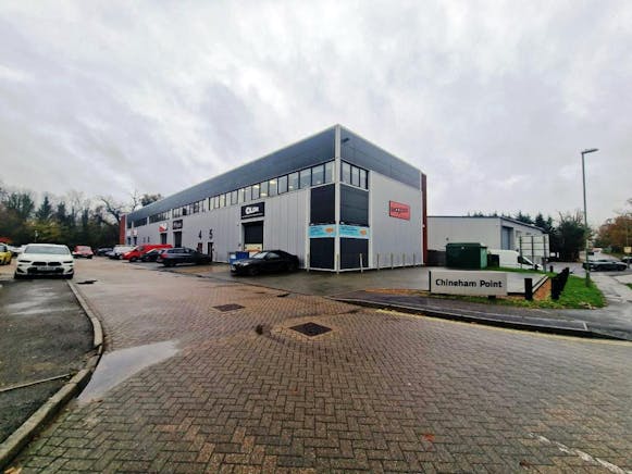 2 Chineham Point, Basingstoke, Industrial / Office To Let - 20251114_114952.jpg