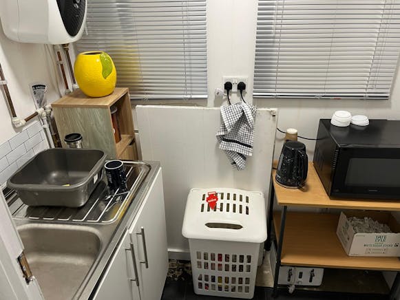 Office, Rayleigh, Office To Let - WhatsApp Image 2026-04-01 at 1.18.26 PM (8).jpeg