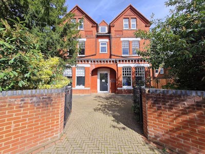 11 Waldegrave Park, Twickenham, D1 (Non Residential Institutions) To Let - 20240412_111201.jpg