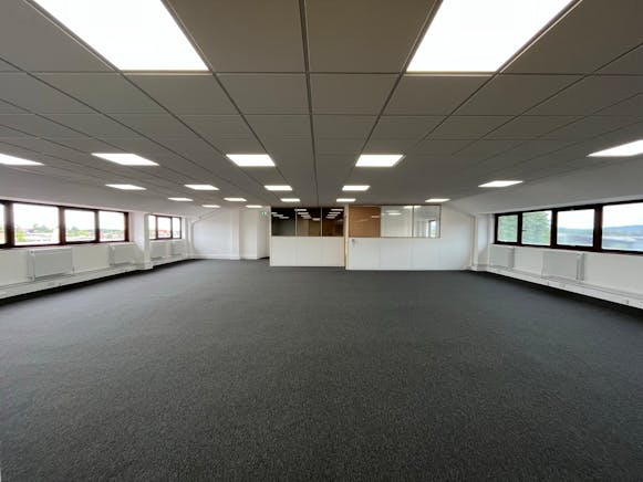 Suite 4, Tower House, Aylesbury, Offices To Let - IMG_8188.JPEG