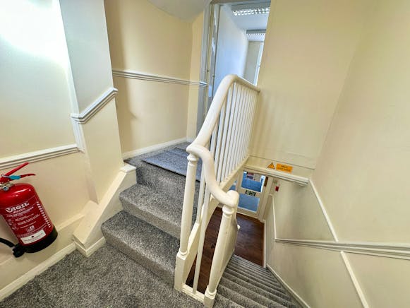 48 High Street South, Dunstable, Office To Let - IMG_6500.JPG