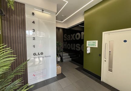 Saxon House, London, Office To Let - Reception.jpg