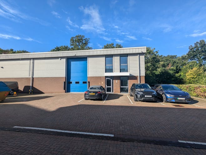 Unit 1 Bridge Park, Merrow Lane, Guildford, Warehouse & Industrial To Let - PXL_20240926_081716757.jpg