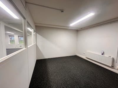 21, Hornbeam Square South, Harrogate, Office To Let - image00008.jpeg