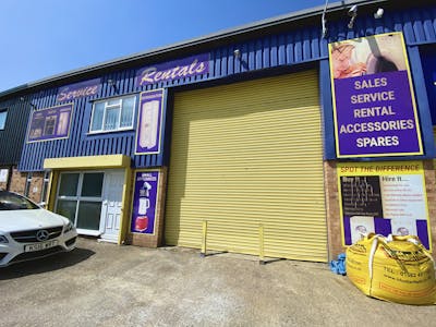 Unit 4, Thames Industrial Estate, Dunstable, Industrial / Industrial/Logistics / Industrial Park / Industrial / Storage / Light Industrial / Office / Retail / Industrial / Warehouse For Sale - IMG_1668 2.JPG