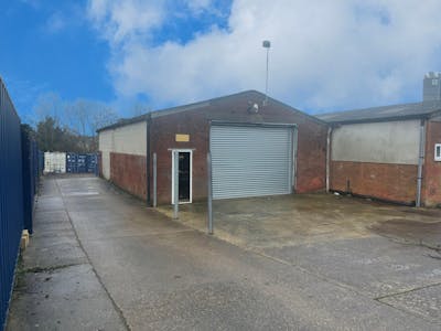11a Ruston Road, Grantham, Industrial / Warehouse To Let - Front Shot.jpg