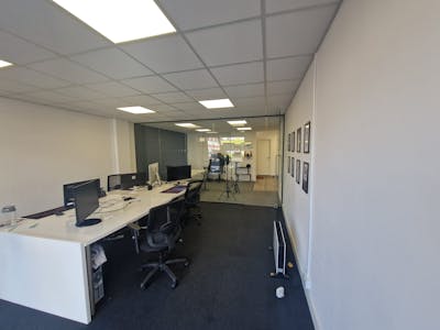 616 London Road, Westcliff-on-Sea, Office / Retail To Let - d760c9a922754915837654ab9764cd13.jpg