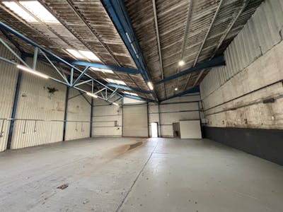 Unit E, Pantglas Industrial Estate, Caerphilly, Industrial To Let - IMG_7333.jpeg