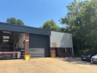 Unit 10, Oakwood Trade Park, Crawley, Industrial/Logistics To Let - IMG_0778.jpeg