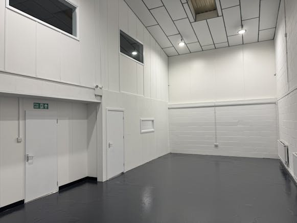 Unit 5B Manor Way, Woking, Industrial / Warehouse To Let - IMG_5591.JPEG