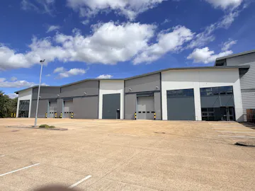 Unit 4-5, Centrus, Arenson Way, Dunstable, LU5 5BN