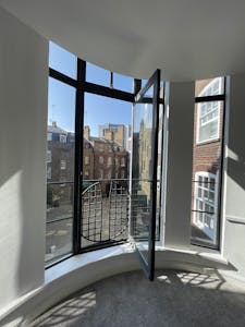 45 Monmouth Street, London, Office To Let - 1st Floor meeting room over looking court yard