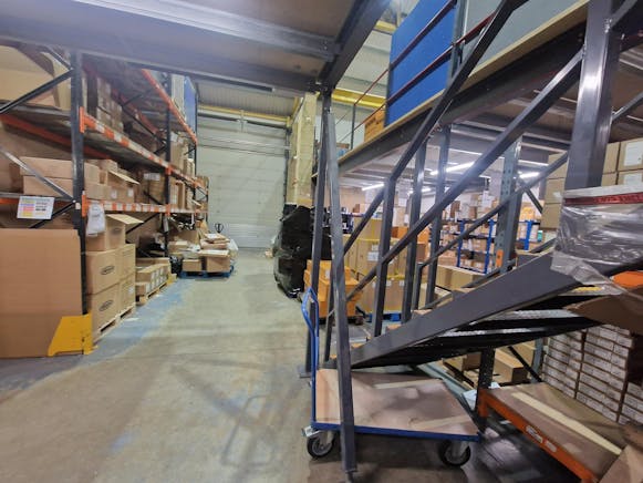 Unit 3 The Rutherford Centre, Basingstoke, Industrial To Let - 20251118_161620 Unit 3.jpg