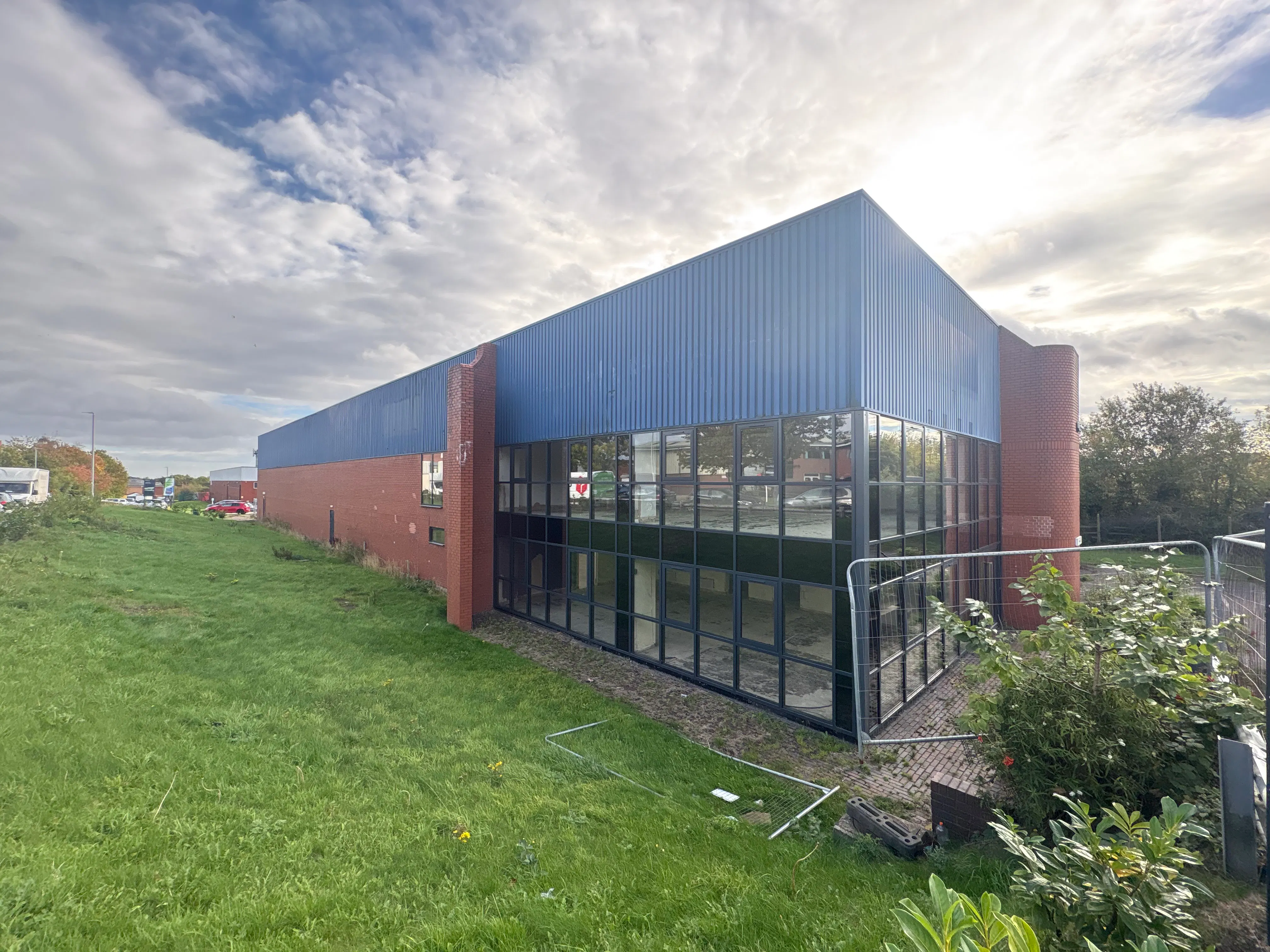 Unit 100, Nepshaw Lane South, Gildersome, Morley, LS27 7JQ
