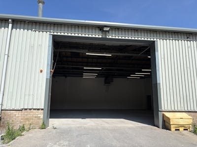 Unit 7, Llandough Trading Estate, Cardiff, Industrial To Let - IMG_2374.jpg