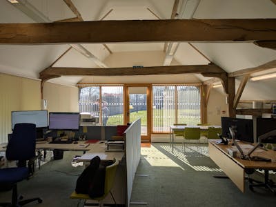 Danceys Barn, Guildford Surrey, Office To Let - PXL_20250304_110947016.jpg