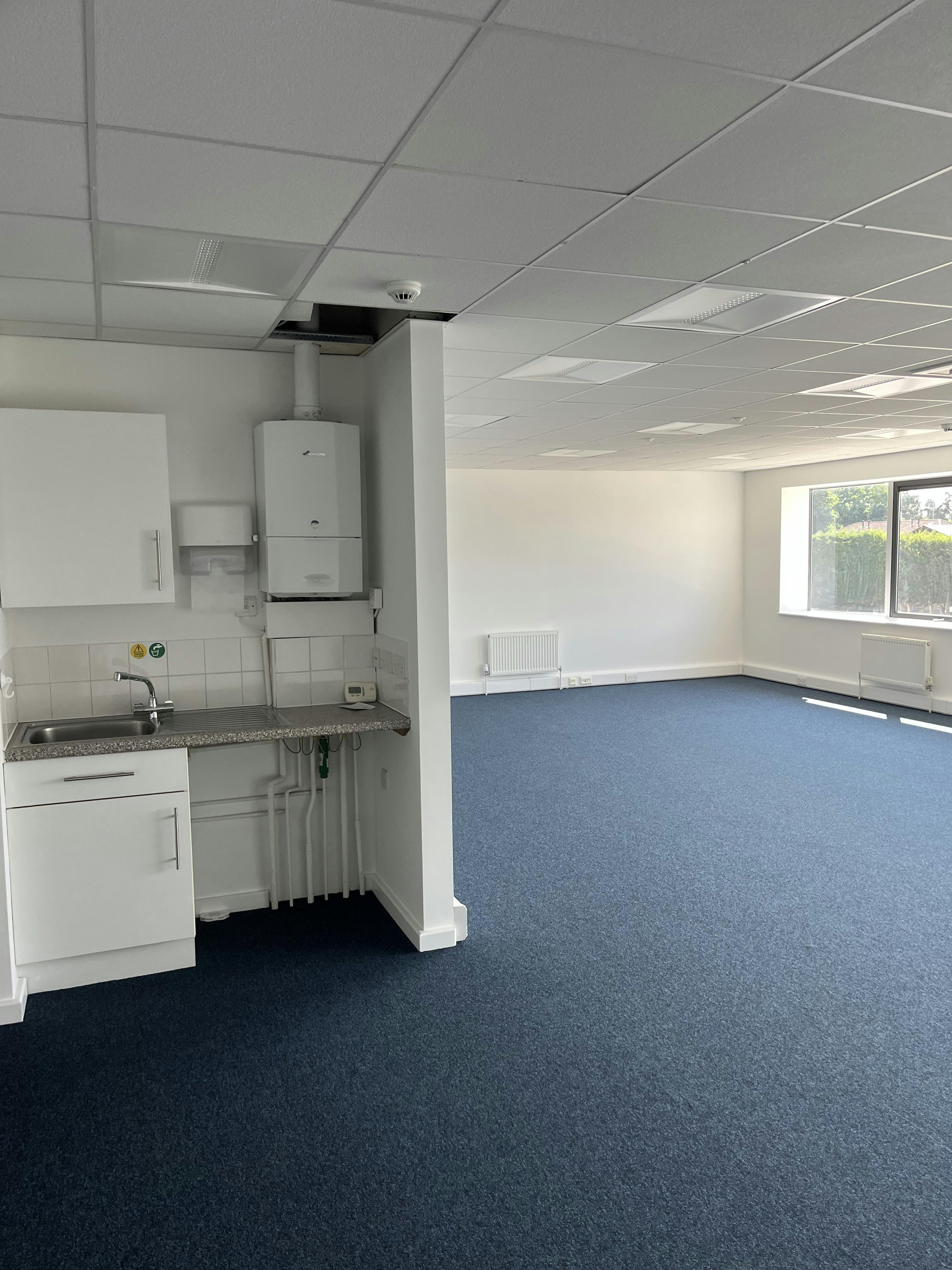 Unit 2, Oyster Park, Chertsey Road, Byfleet, Warehouse & Industrial To Let - IMG_1718.jpg