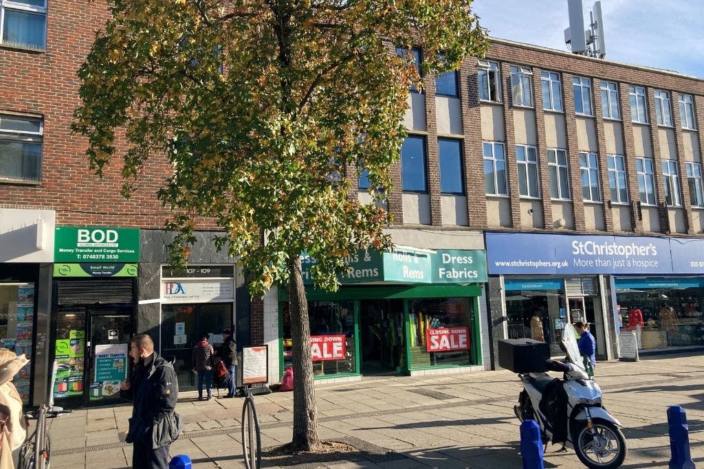 Retail/Shop To Let, London