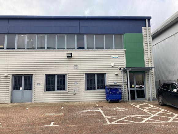 Units 5 & 6, Wokingham Commercial Centre, Wokingham, Industrial / Offices To Let - 6 Wokingham Commercial Centre external.jpg