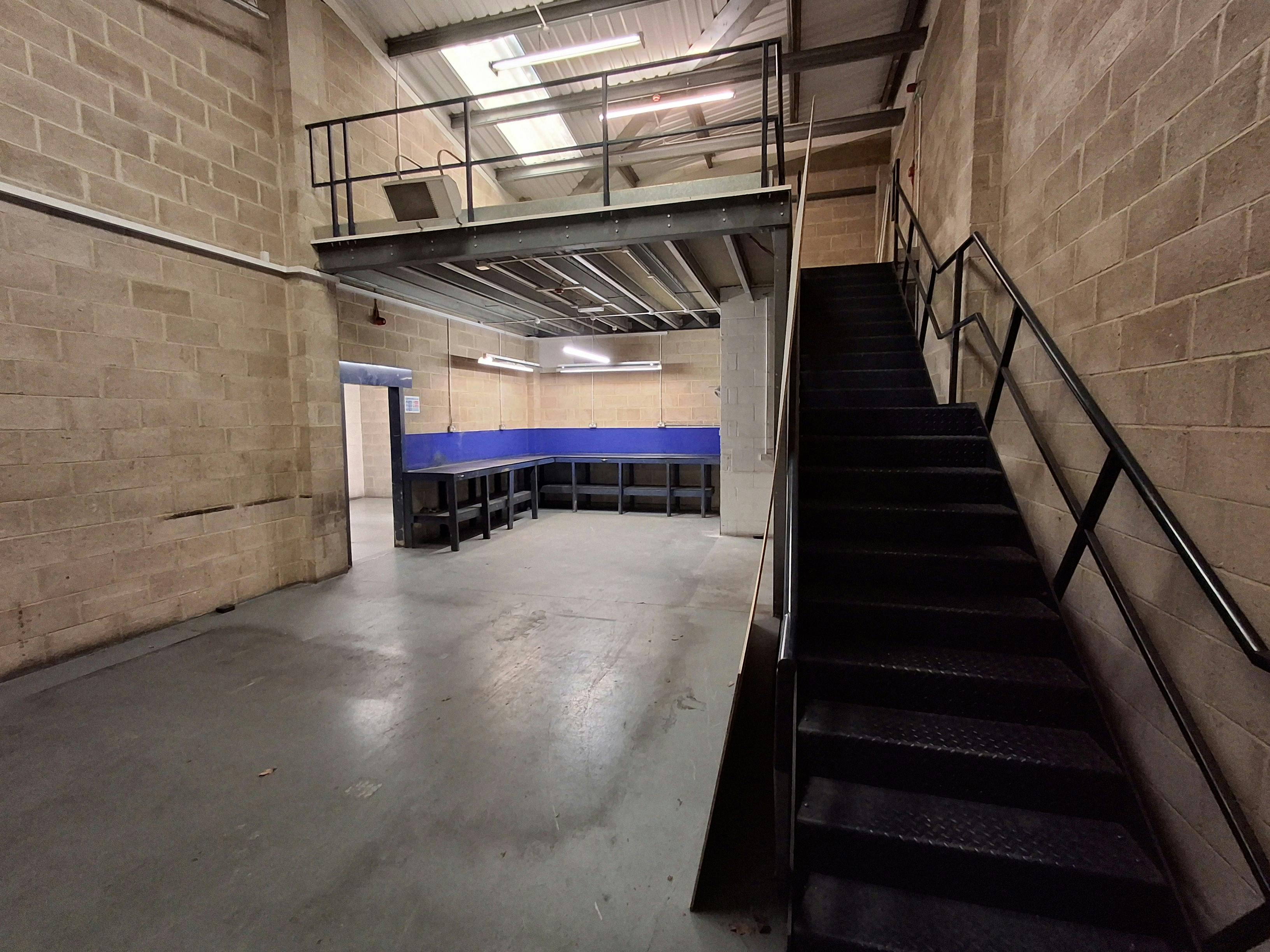 Industrial Unit in Fordingbridge - photo 2