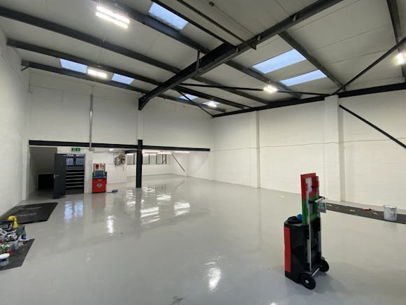 1 & 2 Grove Park, Alton, Industrial / Warehouse To Let - IMG_1180.jpg