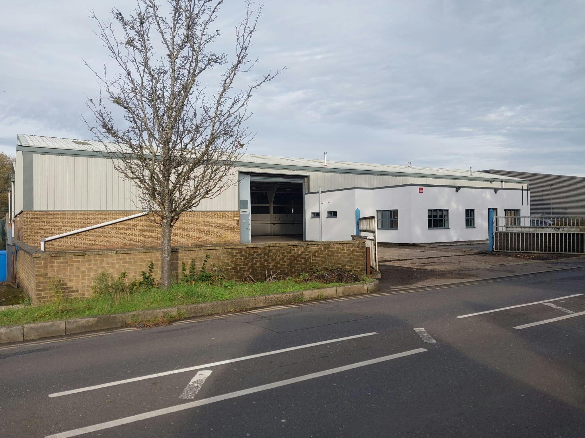 136 Lysons Avenue, Aldershot, Industrial To Let - IMG20241017WA0037.jpg