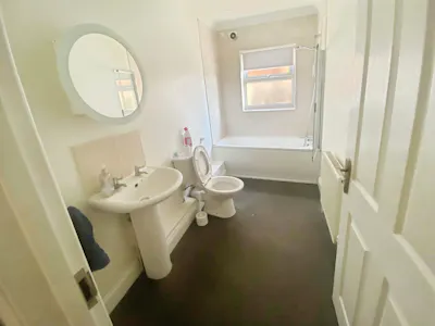 Rear Of 277 Ashingdon Road, Rochford, Office To Let - 16fa9192-WhatsApp 20Image 202026-08-06 20at 2010.57.30 20 281 29.jpeg