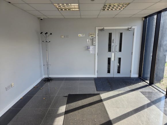 Ground Floor, Cohav House, Southend-on-Sea, Office To Let - IMG20250918WA0004.jpg