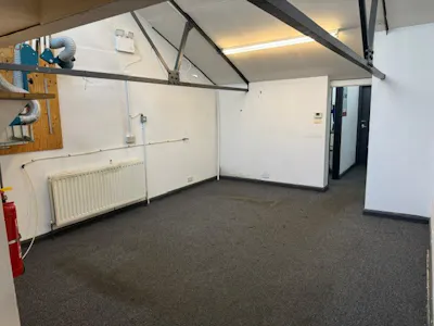 Unit 1a, 1 & 2 Kings Road, Addlestone, Industrial / Light Industrial To Let / For Sale - 003.jpg